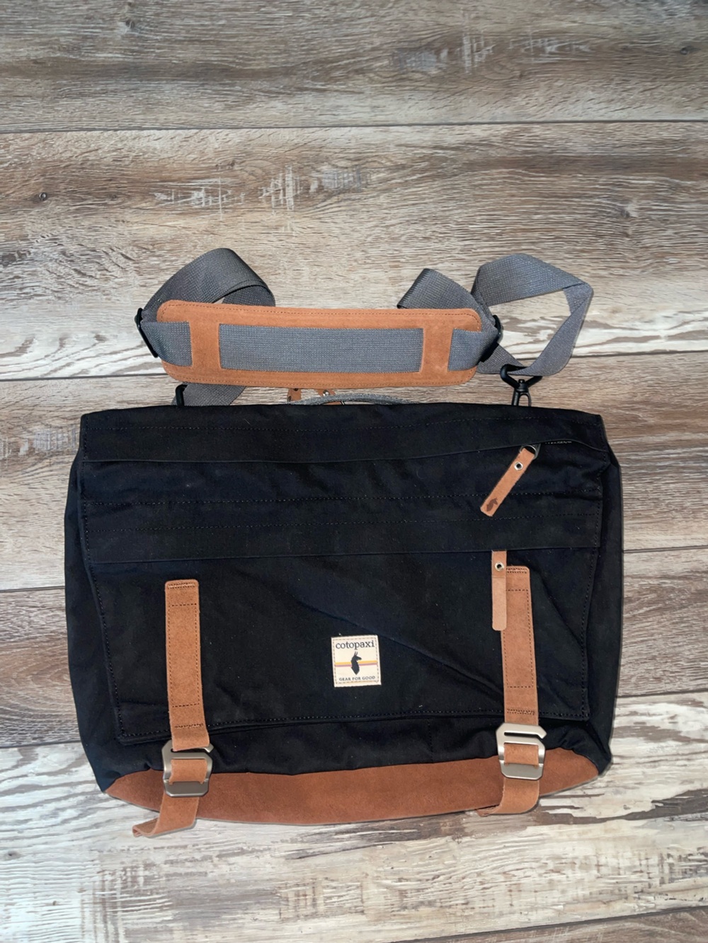 Cotopaxi Kpong 15 L Satchel Rugged Messenger Bag Black